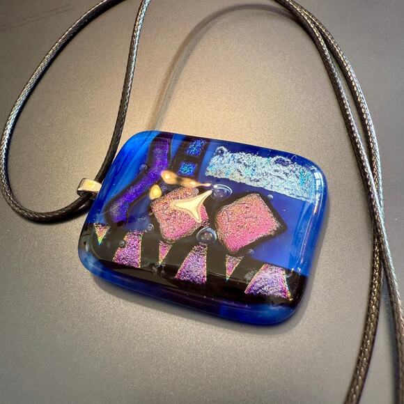 Gorgeous Handcrafted Dichroic Fused Artisan Glass Pendant - Picture 3 of 9